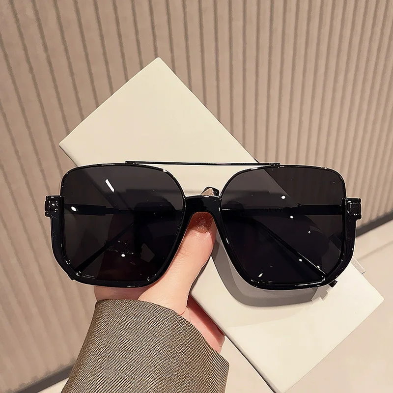 แว่นกันแดดทรงโอเวอร์ไซส์สไตล์ว - Vintage Fashion Enthusiasts บทวิจารณ์และราคา